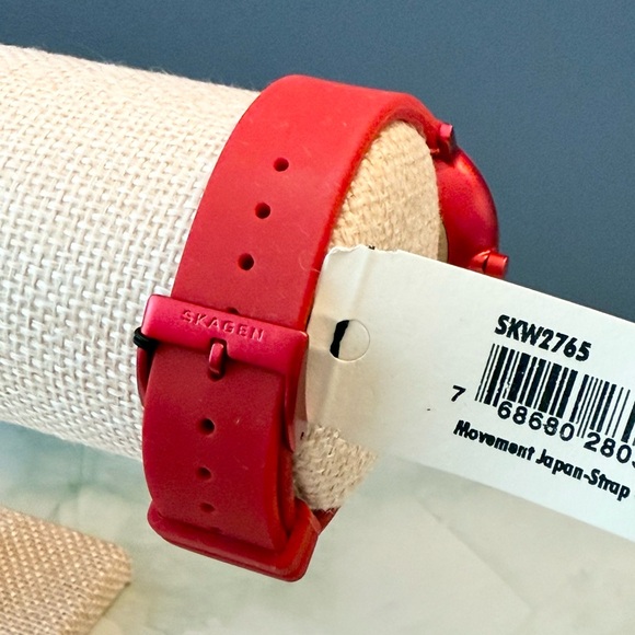 Skagen Women's Red Watch - Picture 9 of 10